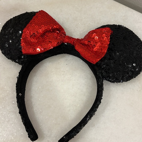 Sequenced Minnie Mouse Ears - Picture 3 of 3